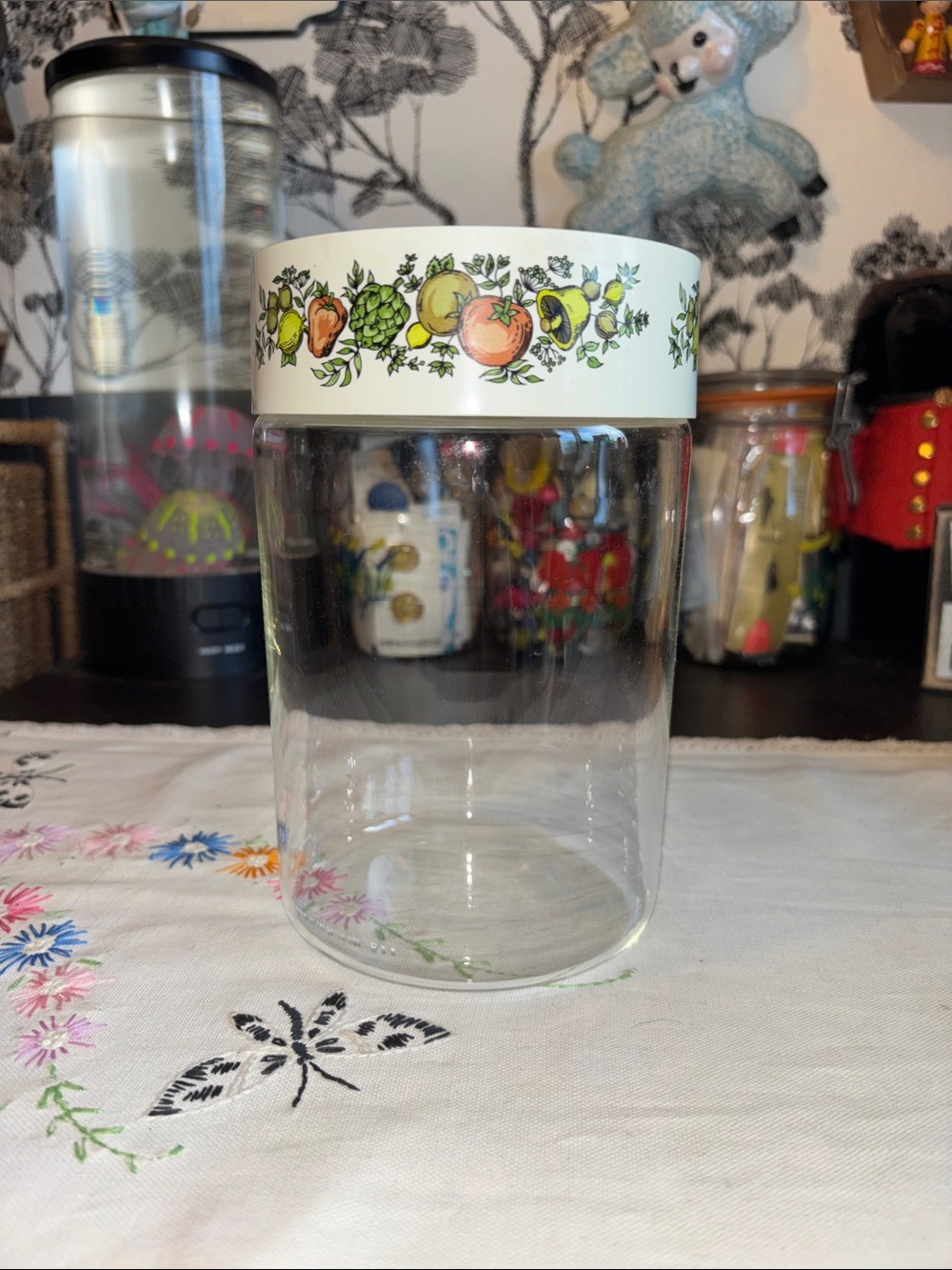 EUC VINTAGE Pyrex Spice of Life Canister featuring a clear glass body and a deco